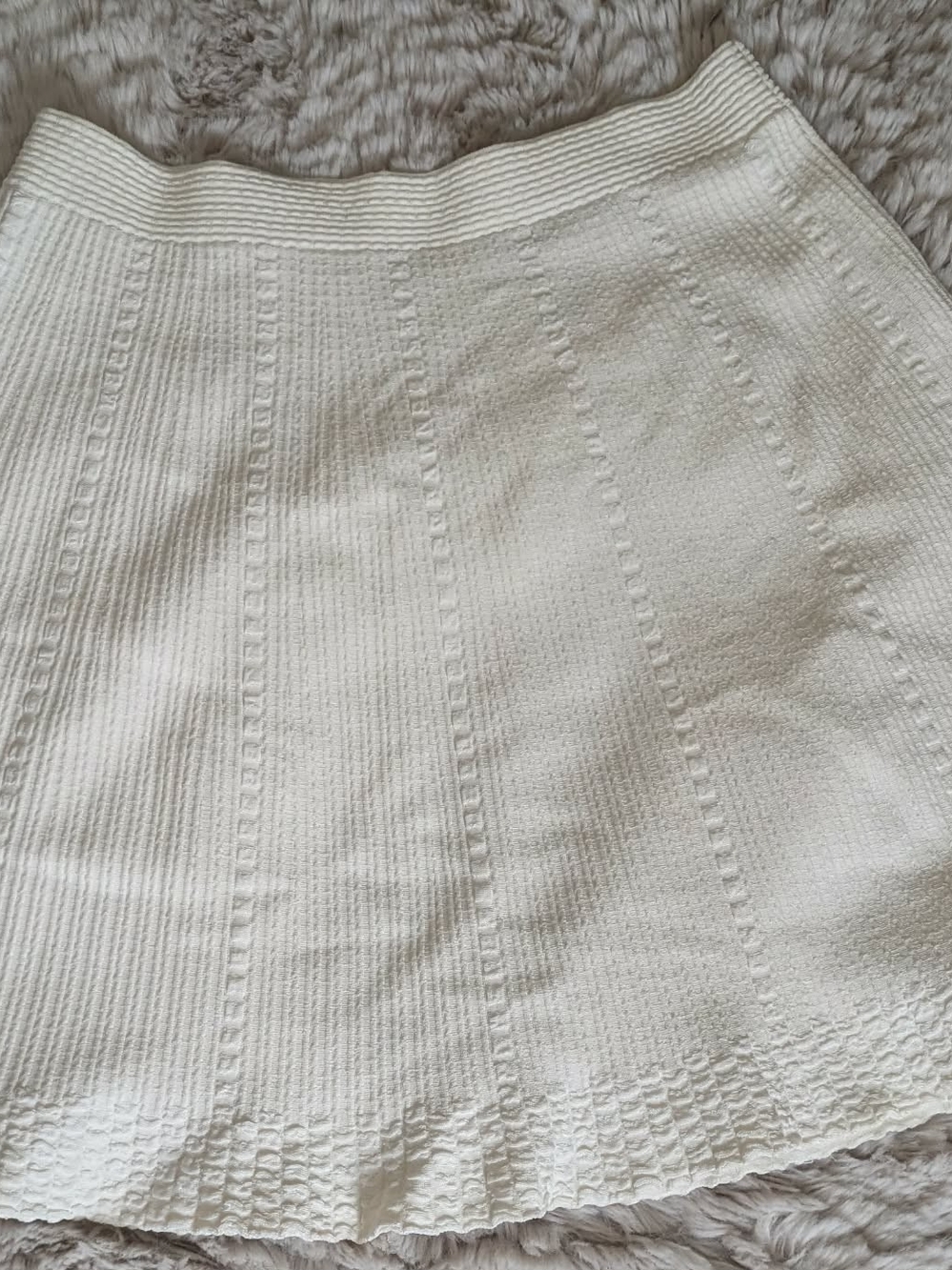 BCBGMaxAzria Ivory A-Line Textured Knit Skirt